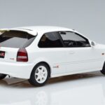 Honda Civic Type R EK9 Бял Otto 1:18 OT264 Смола - image 2 of 7