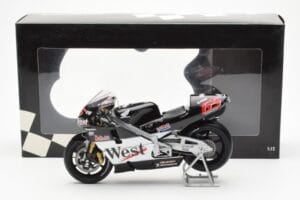 Honda NSR500 West Honda Pons #65 L. Capirossi 500cc World Championship 2001 Minichamps 1:12 122016165 Метал — снимка 4 от 4