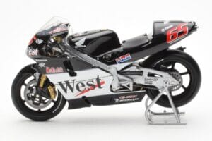Honda NSR500 West Honda Pons #65 L. Capirossi 500cc World Championship 2001 Minichamps 1:12
