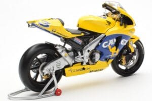 Honda RC211V Pramac Pons #3 M. Biaggi MotoGP 2003 Minichamps 1:12 122037103 Метал — снимка 3 от 4