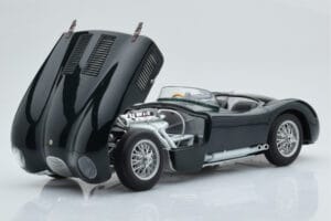 Jaguar C-Type Зелен AUTOart 1:18 73500 Метал — снимка 2 от 8