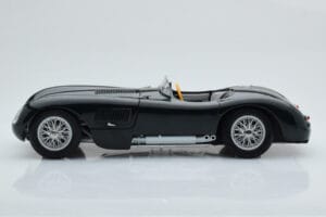 Jaguar C-Type Зелен AUTOart 1:18 73500 Метал — снимка 5 от 8
