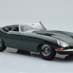 Jaguar E-Type Series 1 Roadster Зелен KK-Scale 1:18 - image 4 of 6