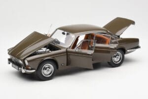 Jaguar XJ6 Series 1 4.2 Sable Кафяв Paragon 1:18 2011004 Метал — снимка 2 от 8