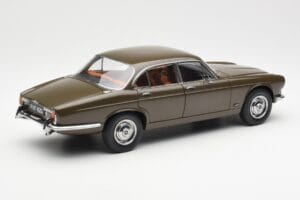 Jaguar XJ6 Series 1 4.2 Sable Кафяв Paragon 1:18 2011004 Метал — снимка 3 от 8