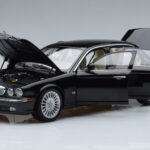Jaguar XJ6 X350 Ebony Черен Almost Real 1:18 - image 2 of 11