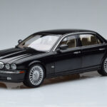 Jaguar XJ6 X350 Ebony Черен Almost Real 1:18