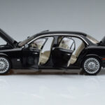 Jaguar XJ6 X350 Ebony Черен Almost Real 1:18 - image 4 of 11