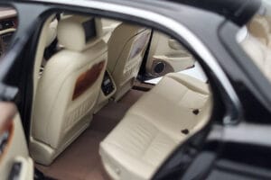 Jaguar XJ6 X350 Ebony Черен Almost Real 1:18 810501 Метал — снимка 8 от 11