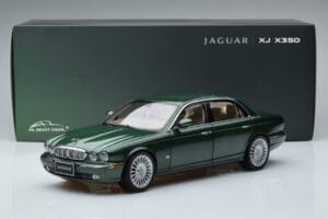 Jaguar XJ6 X350 Racing Зелен Almost Real 1:18 810502 Метал — снимка 13 от 13