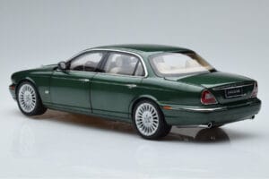 Jaguar XJ6 X350 Racing Зелен Almost Real 1:18 810502 Метал — снимка 7 от 13