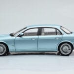 Jaguar XJ6 X350 Seafrost Светлосин Almost Real 1:18 - image 6 of 11