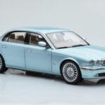 Jaguar XJ6 X350 Seafrost Светлосин Almost Real 1:18 - image 7 of 11