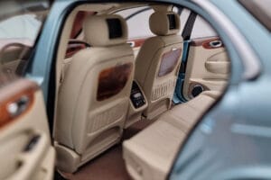 Jaguar XJ6 X350 Seafrost Светлосин Almost Real 1:18 810503 Метал — снимка 10 от 11