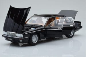 Jaguar XJ6 XJ40 Ebony Черен Almost Real 1:18 810543 Метал — снимка 2 от 11