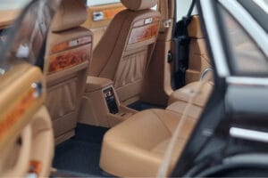 Jaguar XJ6 XJ40 Ebony Черен Almost Real 1:18 810543 Метал — снимка 9 от 11