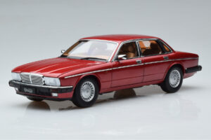 Jaguar XJ6 XJ40 Flamenco Червен Almost Real 1:18