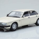 Jaguar XJ6 XJ40 Glacier Бял Almost Real 1:18