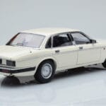 Jaguar XJ6 XJ40 Glacier Бял Almost Real 1:18 - image 3 of 11
