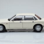 Jaguar XJ6 XJ40 Glacier Бял Almost Real 1:18 - image 4 of 11