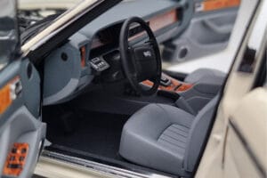 Jaguar XJ6 XJ40 Glacier Бял Almost Real 1:18 810542 Метал — снимка 8 от 11