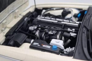Jaguar XJ6 XJ40 Glacier Бял Almost Real 1:18 810542 Метал — снимка 10 от 11