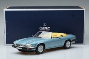 Jaguar XJS V12 Кабриолет Светлосин Металик Norev 1:18 182635 Метал — снимка 6 от 6