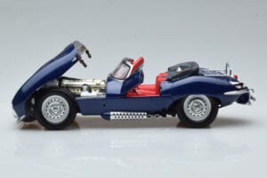 Jaguar XKSS Синьо AUTOart 1:18 73510 Метал — снимка 4 от 9
