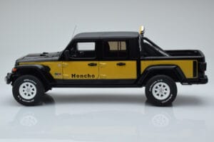Jeep Gladiator Honcho Черен GT Spirit 1:18 GT422 Смола — снимка 3 от 6