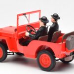Jeep Willys Tintin 2 Фигурки UT Models 1:18 - image 5 of 6