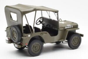 Jeep Willys С Брезентов Покрив UT Models 1:18 180149002 Метал — снимка 2 от 6