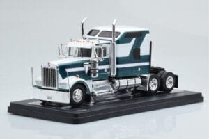 Kenworth W900 Зелен Бял IXO 1:43
