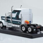 Kenworth W900 Зелен Бял IXO 1:43 - image 5 of 6