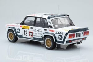 Lada 2105 VFTS #42 S. Brundza Rally 1000 Lakes 1984 IXO 1:18 18RMC146 Метал — снимка 5 от 6