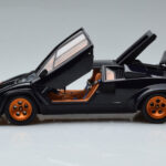 Lamborghini Countach LP500S Walter Wolf Тъмносин Kyosho 1:18 - image 4 of 11