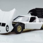 Lamborghini Miura SV Бял AUTOart 1:18 - image 2 of 8