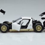 Lamborghini Miura SV Бял AUTOart 1:18 - image 4 of 8