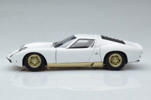 Lamborghini Miura SV Бял AUTOart 1:18 74544 Метал — снимка 5 от 8