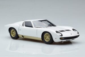Lamborghini Miura SV Бял AUTOart 1:18 74544 Метал — снимка 6 от 8