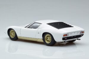 Lamborghini Miura SV Бял AUTOart 1:18 74544 Метал — снимка 7 от 8
