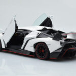 Lamborghini Veneno Бял AUTOart 1:18 - image 3 of 8