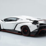 Lamborghini Veneno Бял AUTOart 1:18 - image 7 of 8