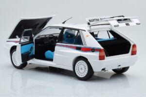 Lancia Delta HF Integrale 6 Бял Kyosho 1:18 08344E Метал — снимка 3 от 8
