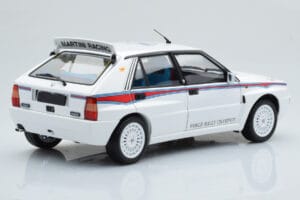 Lancia Delta HF Integrale 6 Бял Kyosho 1:18 08344E Метал — снимка 4 от 8