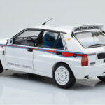 Lancia Delta HF Integrale 6 Бял Kyosho 1:18 - image 7 of 8