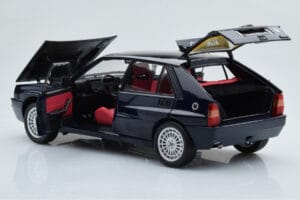 Lancia Delta HF Integrale Club Italia Син Kyosho 1:18 08343SC Метал — снимка 3 от 8