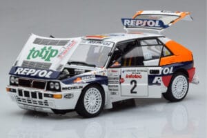 Lancia Delta HF Integrale Evoluzione #2 C. Sainz / L. Moya Tour de Corse 1993 Kyosho 1:18 08348J Метал — снимка 2 от 9