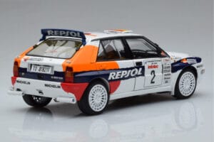 Lancia Delta HF Integrale Evoluzione #2 C. Sainz / L. Moya Tour de Corse 1993 Kyosho 1:18 08348J Метал — снимка 3 от 9