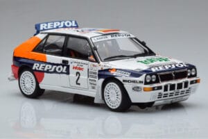 Lancia Delta HF Integrale Evoluzione #2 C. Sainz / L. Moya Tour de Corse 1993 Kyosho 1:18 08348J Метал — снимка 5 от 9
