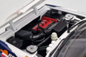 Lancia Delta HF Integrale Evoluzione #2 C. Sainz / L. Moya Tour de Corse 1993 Kyosho 1:18 08348J Метал — снимка 8 от 9